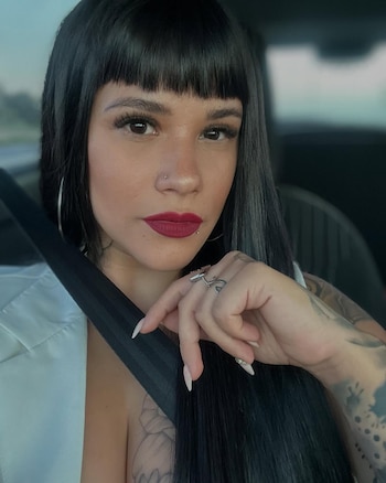 La joven artista, cuyo nombre