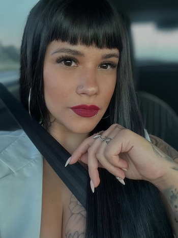 La joven artista, cuyo nombre