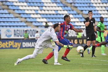 David Ospina tiene seis meses