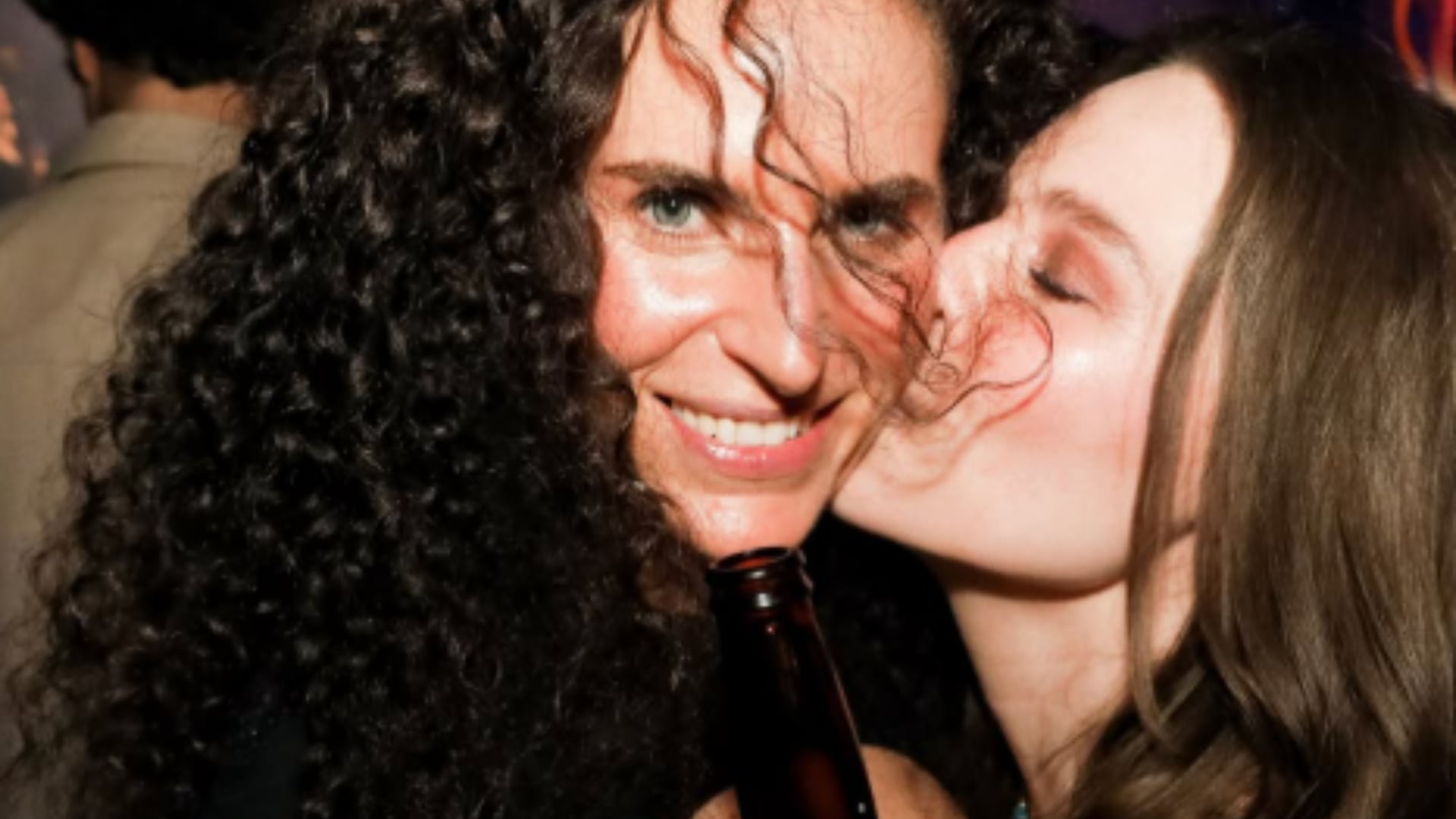 Diana Atri compartió publicaciones de Clínica Radual enfocadas en la salud emocional y la comprensión del sufrimiento psicológico.(Instagram)