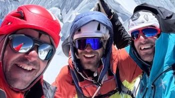 Marc Toralles, Bru Busom y Rubén Sanmartín hacen historia al conseguir el primer “Oscar” de la montaña para el alpinismo español