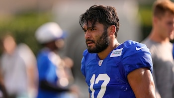 “Quiero convertirme en una persona de la que mi hijo se sienta orgulloso”, afirmó la estrella de Los Angeles Rams, Puka Nacua