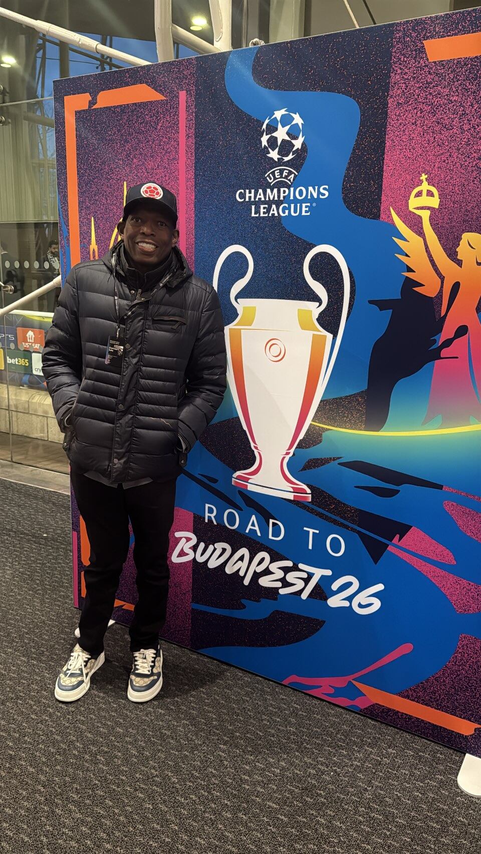 Asprilla avisó en sus redes sociales que estaría entre los espectadores del juego de octavos de final entre Newcastle y Barcelona - crédito @eltinoasprilla/Instagram