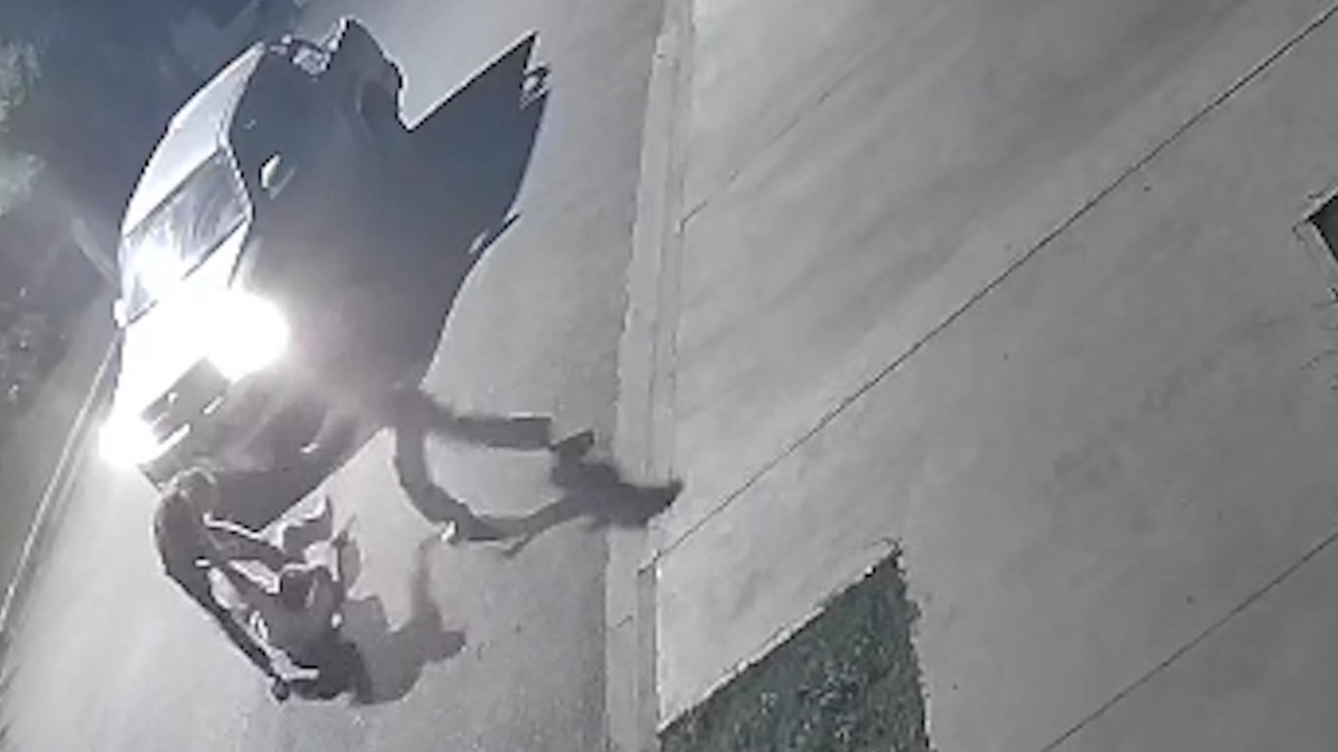 Mientras el agresor golpeaba a su novio, la joven intentaba frenar sin éxito el ataque