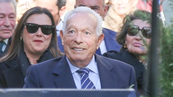 Curro Romero, ingresado de urgencia en Sevilla por neumonía a los 92 años