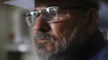 Hipólito Mora se deslindó de