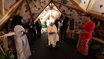 EL Papa dentro del poliedro