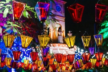 La jornada se realiza en Ahuachapán y Sonsonate, y su réplica en el centro del país acompaña una tradición de fieles que cada 7 de septiembre salen con faroles y adornan espacios públicos (Foto cortesía Ministerio de Cultura)