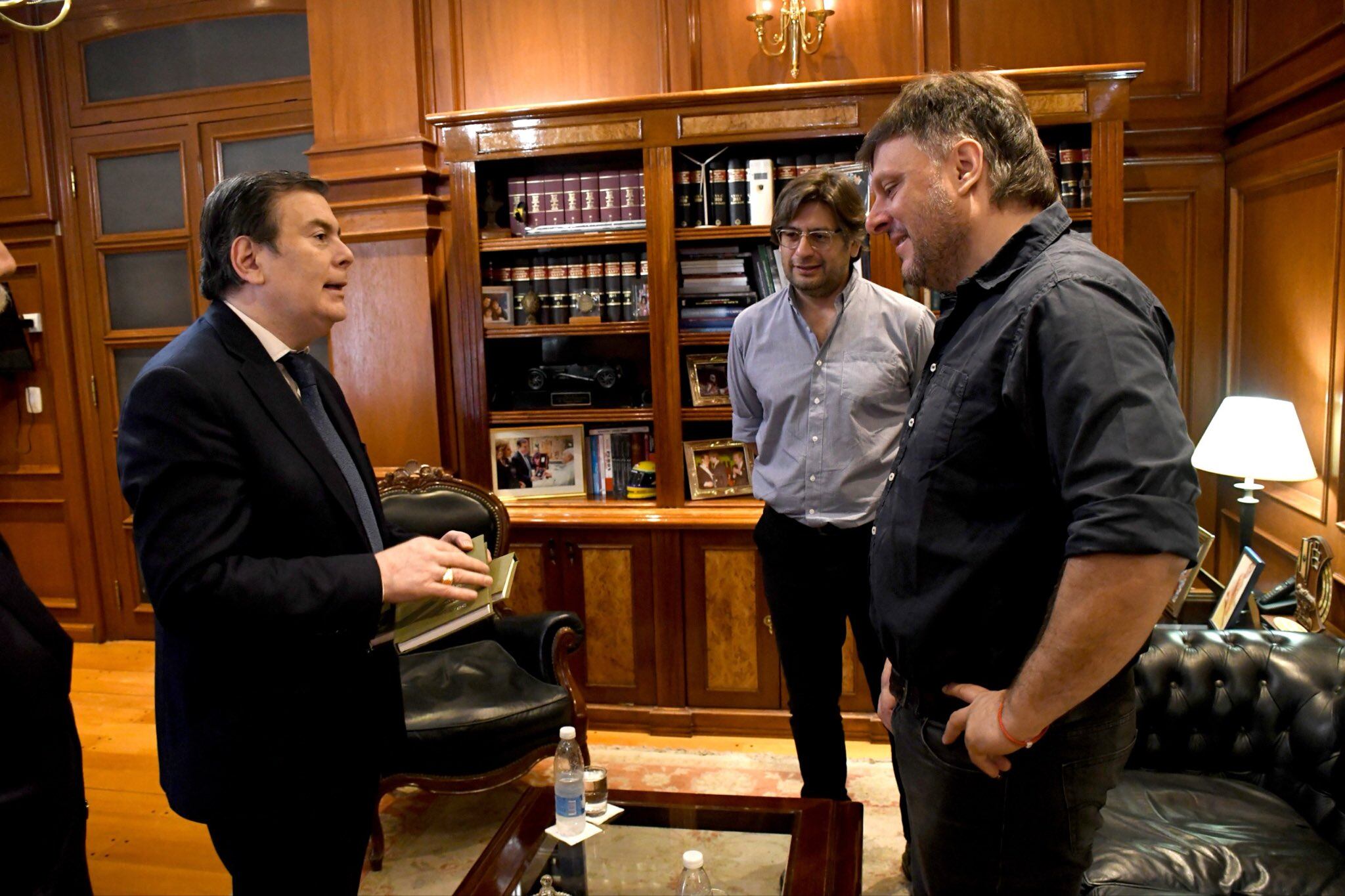 Gerardo Zamora y el diputado por Fuerza Patria, Leandro Santoro