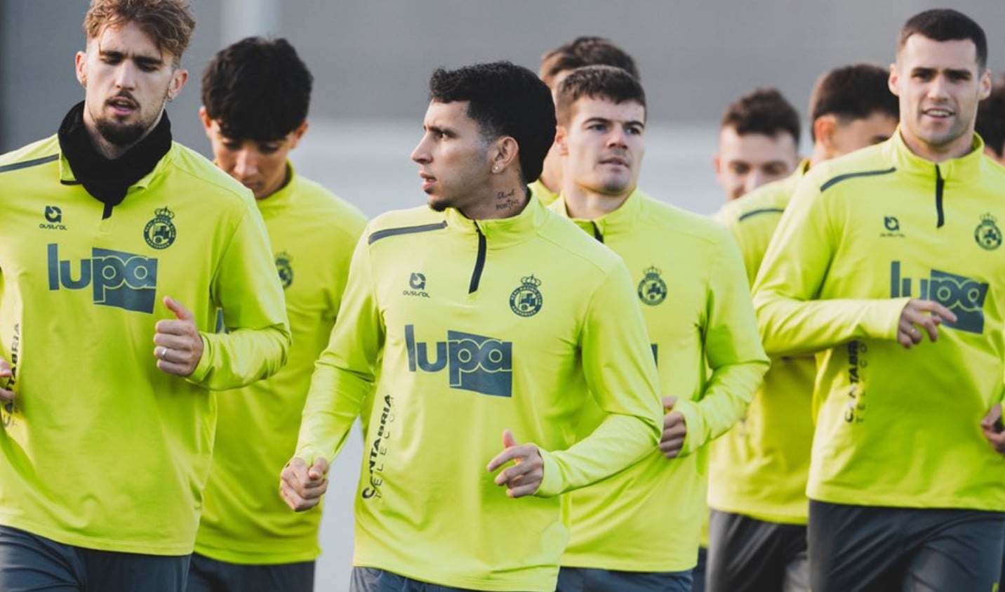 Racing de Santander tiene en sus planes la venta del volante Gustavo Puerta, que sería un negocio enorme en el mercado de fichajes - crédito Real Racing Club