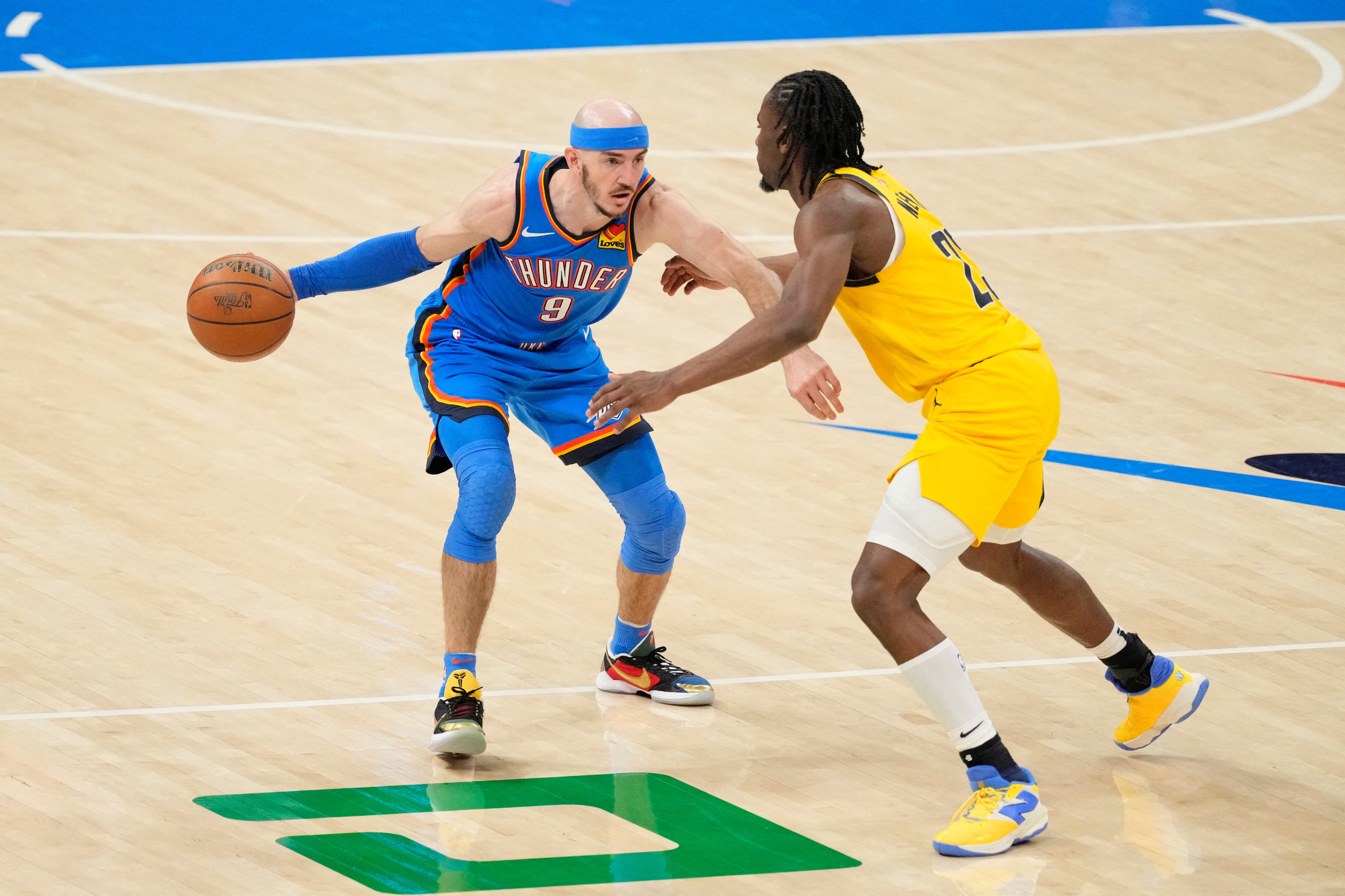 Alex Caruso, especialista defensivo de Oklahoma City Thunder, fue clave con sus 20 puntos en la victoria sobre Indiana Pacers en el juego 2 de las Finales de la NBA - crédito Kyle Terada/Reuters