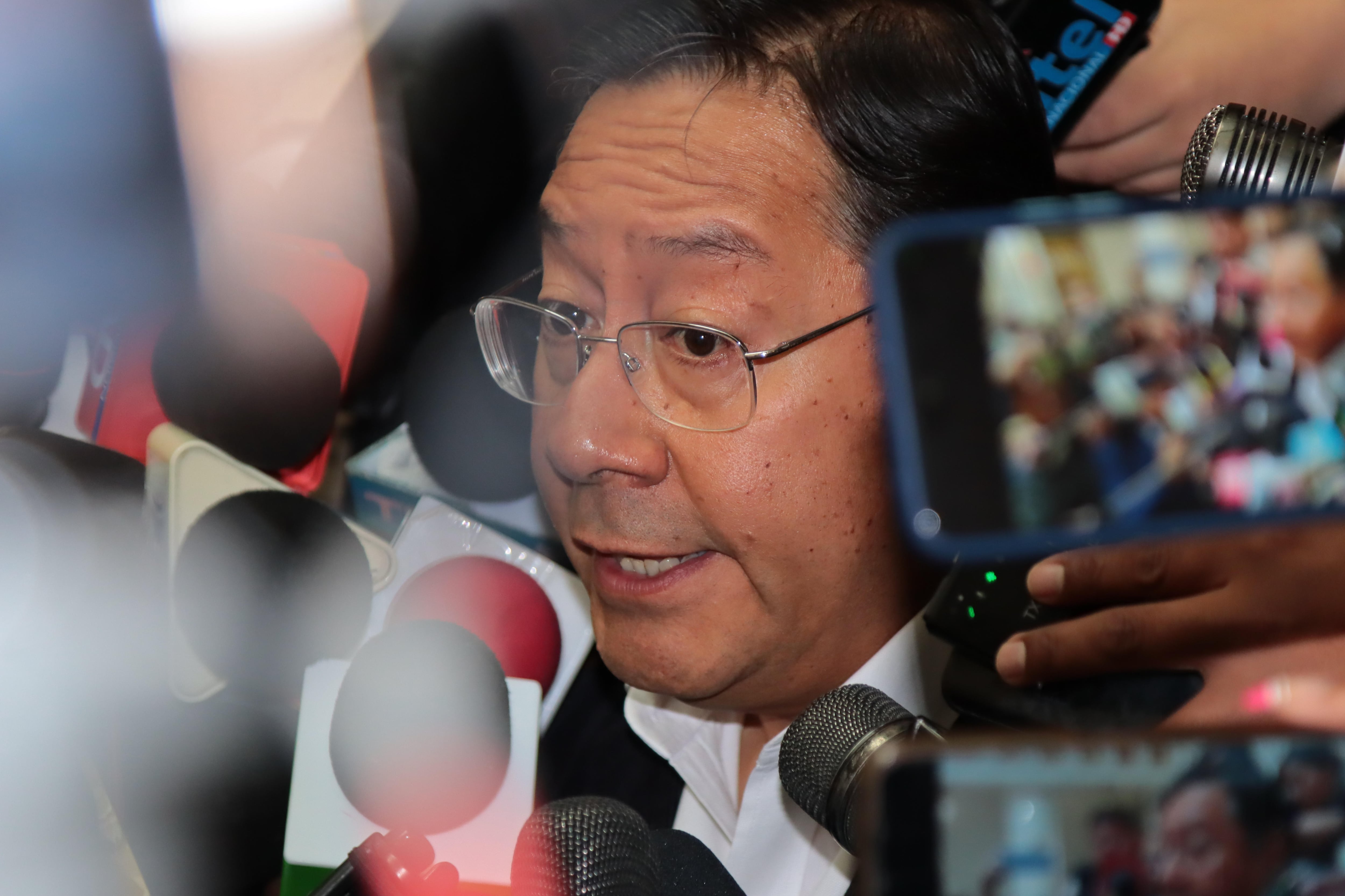 El presidente de Bolivia al atender a la prensa este lunes, 7 de abril, en La Paz (Bolivia). EFE/STR