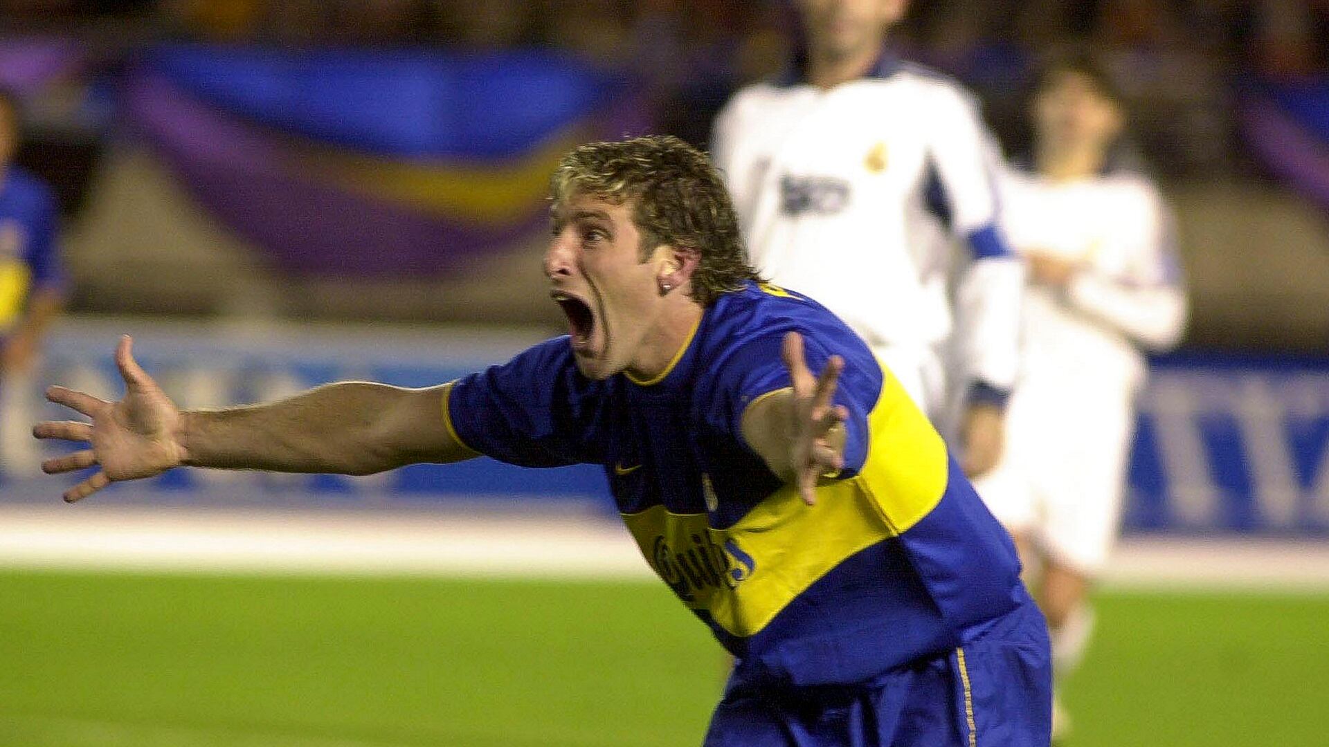 Uno de los mejores partidos de su carrera: ante Real Madrid en el 2000 (Télam)