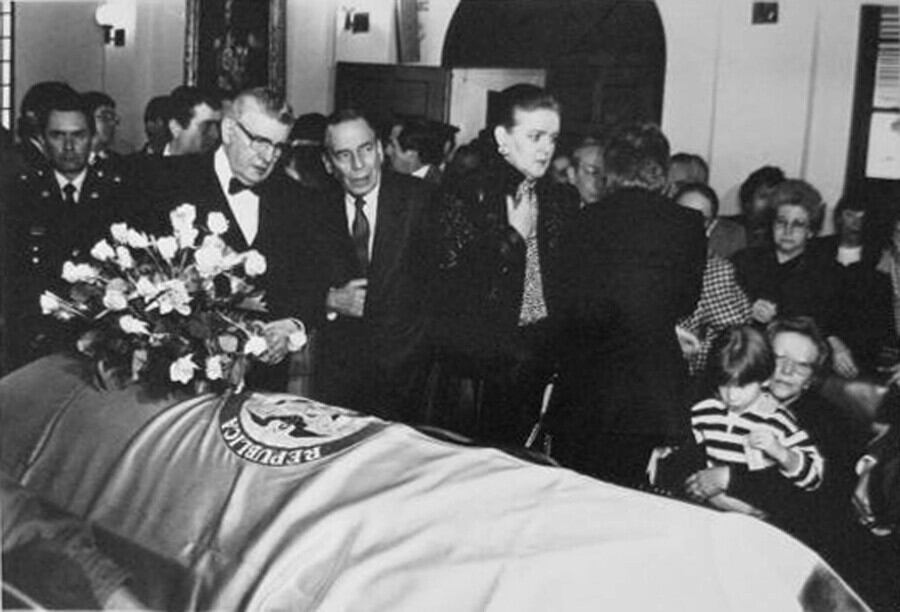 Miguel Uribe Londoño pasó por dos tragedias: el asesinato de su esposa Diana Turbay y el asesinato de su hijo, Miguel Uribe - crédito Colprensa