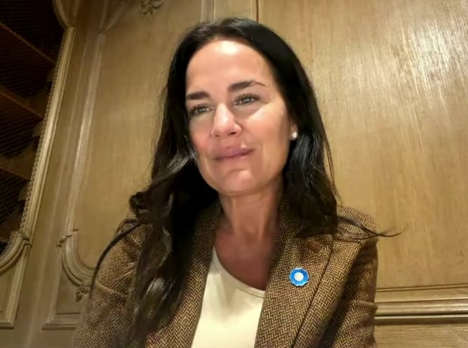 Anita Martínez vinculó su pedido al valor educativo del Día de la Bandera y a la participación de más de 25 mil alumnos en el Monumento a la Bandera (Infobae en Vivo)