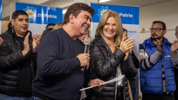 Fernando Espinoza junto a la