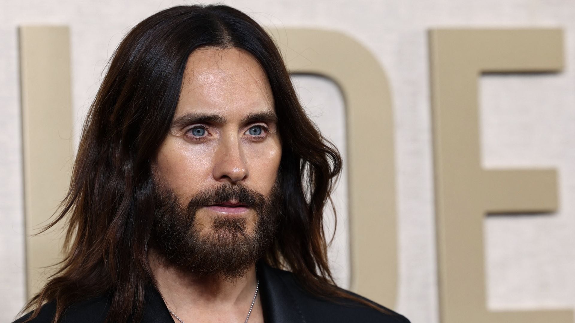 Jared Leto enfrenta nuevas denuncias por conducta sexual contra adolescentes: agresiones, amenazas y llamadas explícitas