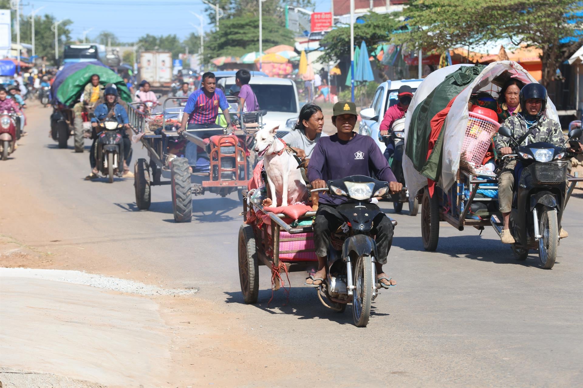 Más de 525.000 desplazados en Camboya por los ataques con Tailandia