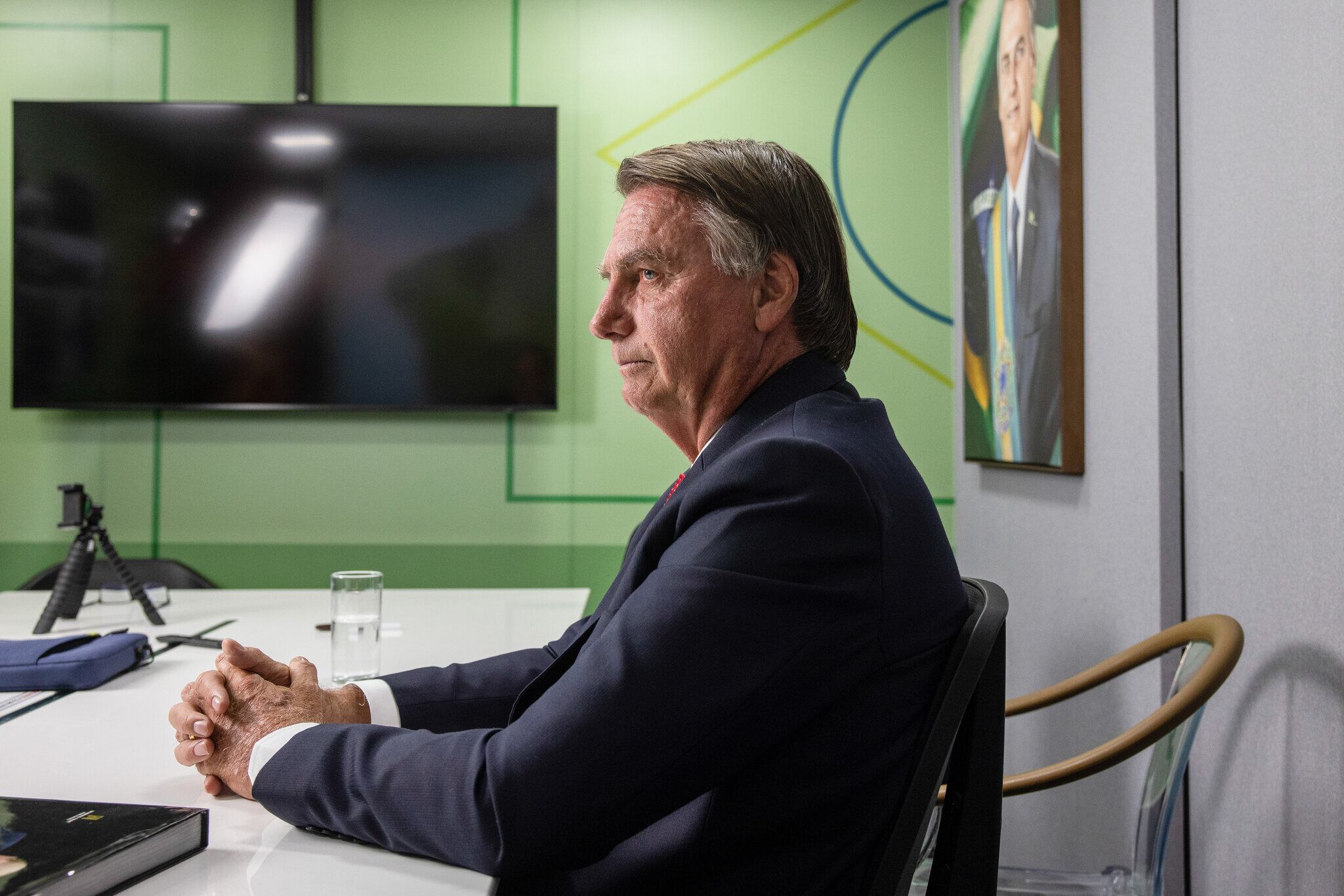 Bolsonaro comenzará a cumplir una condena de 27 años por complot golpista