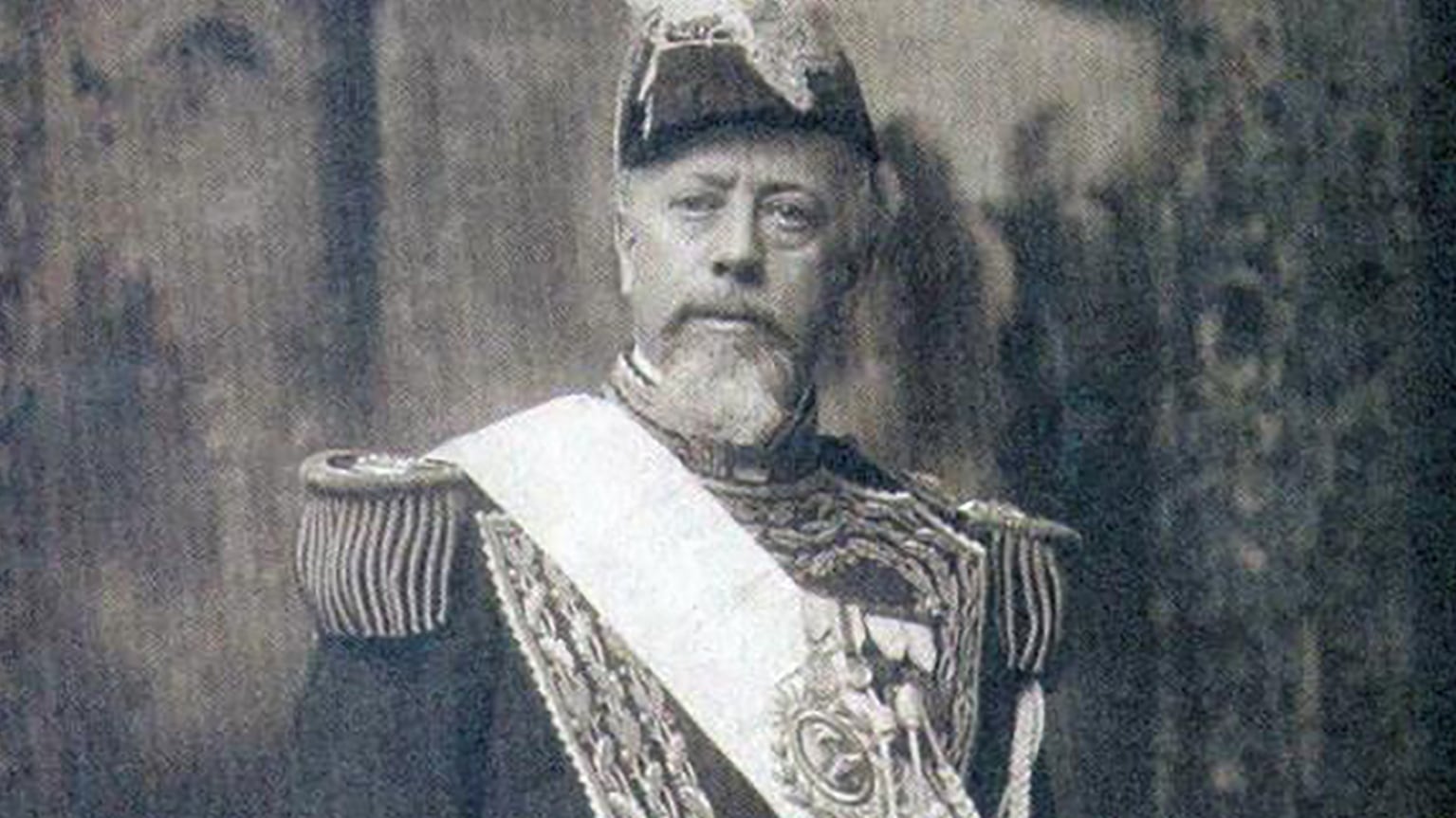Ejerció la presidencia entre 1880 y 1886 y 1898 y 1904. Después prefirió alejarse