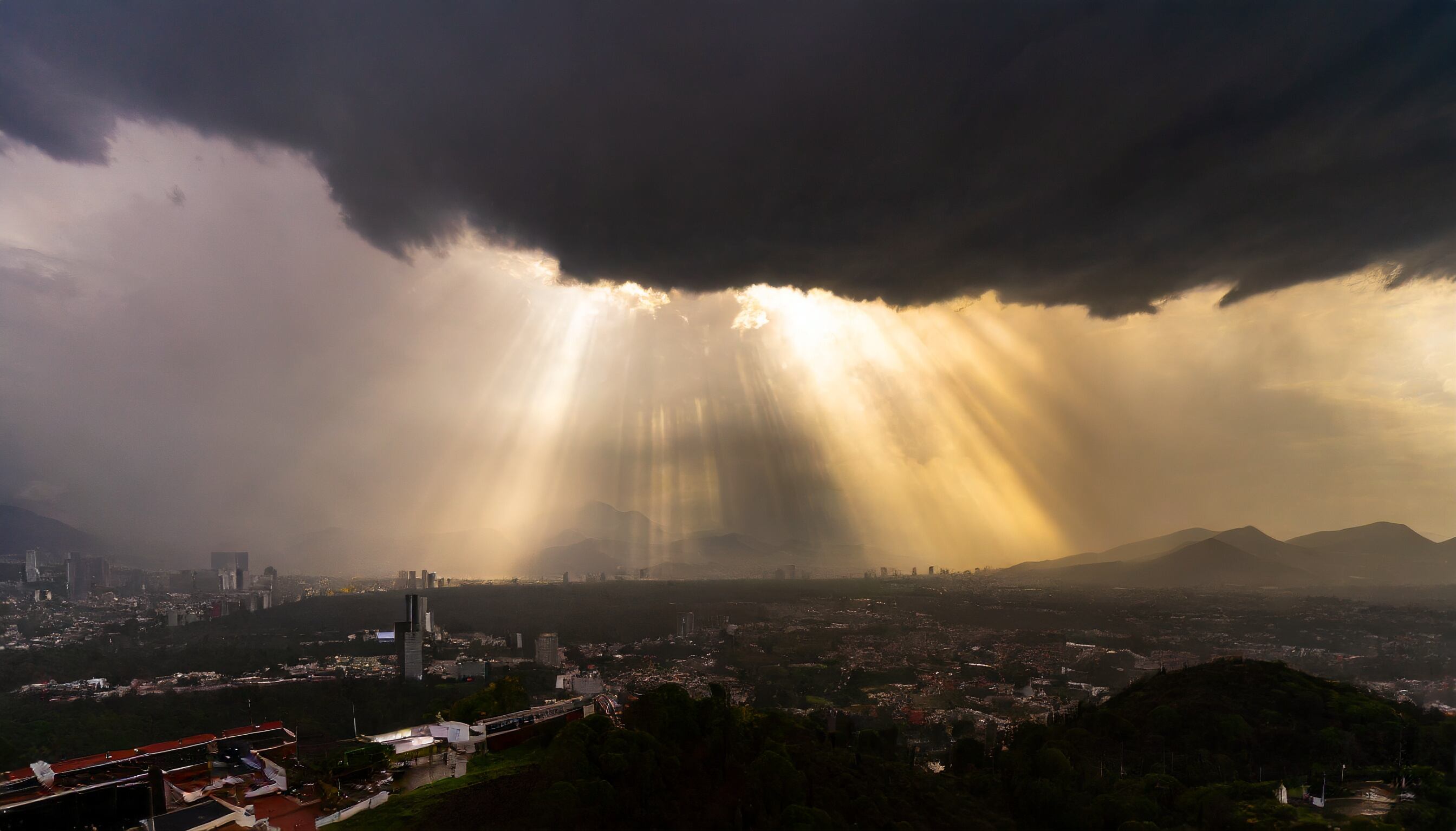 La lluvia intensa y el viento furioso se unen en un desastre natural en México, recordándonos la inquebrantable fuerza de la naturaleza. - (Imagen ilustrativa Infobae)