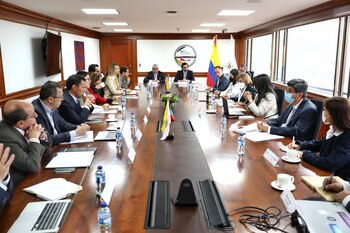 Procuraduría se reúne con grupos