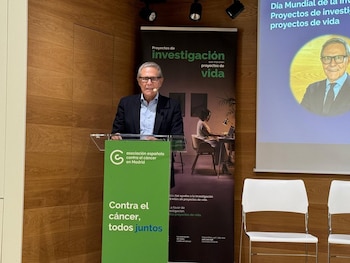 07/09/2026 AECC reclama más fondos para mantener la investigación contra el cáncer tras la merma de la financiación europea.
El presidente de la Asociación Española Contra el Cáncer (AECC), Ramón Reyes, ha reclamado este lunes que se continúe incrementando la investigación en España una vez mermados los fondos europeos, para lo que ha pedido que se articulen partidas económicas en el país.
SALUD