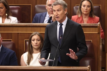 09/09/2026 El presidente del Partido Popular, Alberto Núñez Feijóo, interviene durante una sesión plenaria en el Congreso de los Diputados, a 9 de septiembre de 2026, en Madrid (España). El Gobierno se enfrenta a la primera sesión de control tras el inicio de curso, coincidiendo con la desclasificación de unos 40 documentos, fechados desde el 1 de julio hasta el 1 de agosto, relacionados con la crisis en Ceuta derivada por la entrada masiva de unos 80.000 migrantes desde la frontera con Marruecos. Saiz avanzó que se publicarían más informes relevantes si hubiera porque desde el Ejecutivo no tienen "nada que esconder".
POLITICA
Eduardo Parra - Europa Press