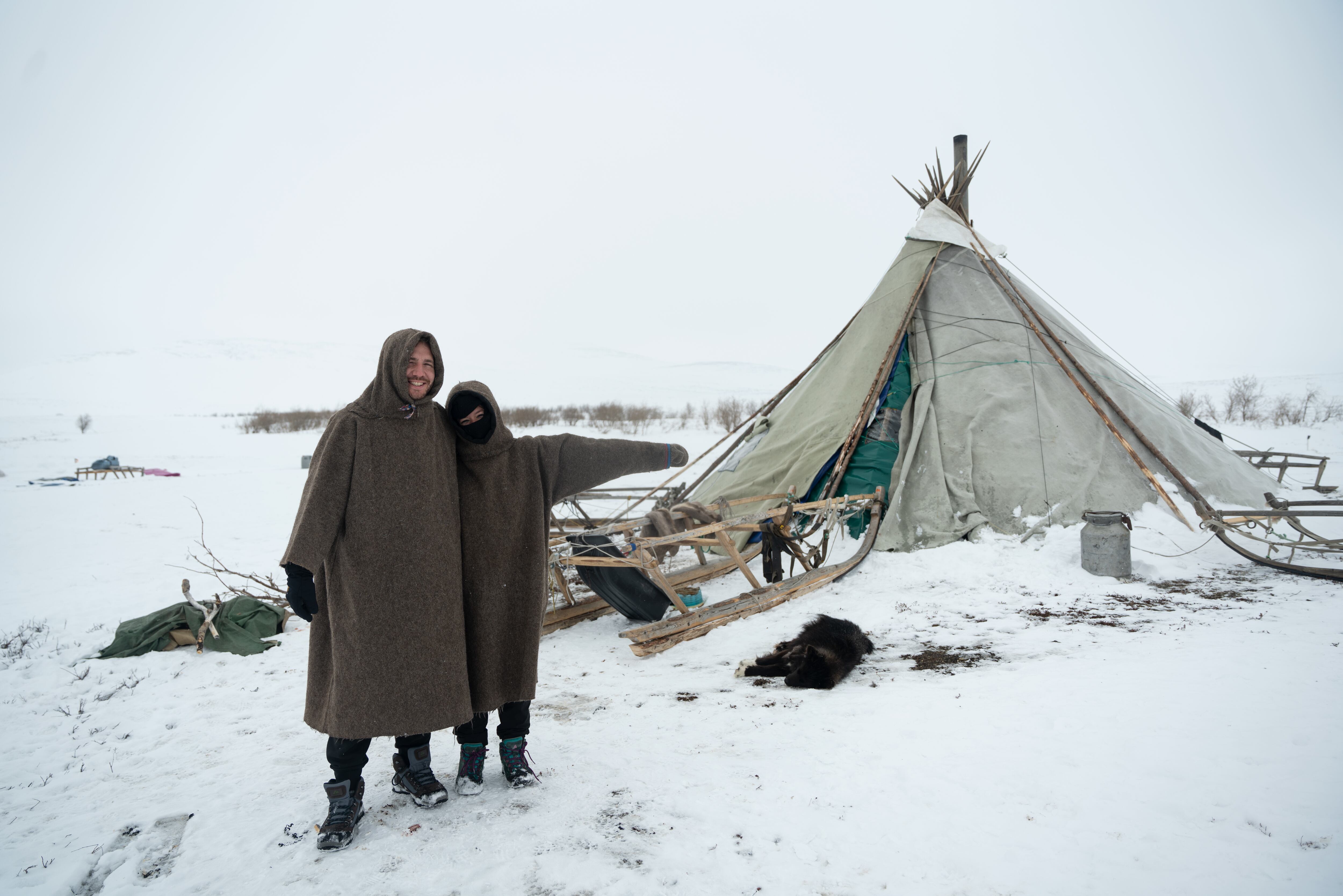Sofía junto a su esposa en Siberia. Sí, ahí también conocen al 10 de Argentina