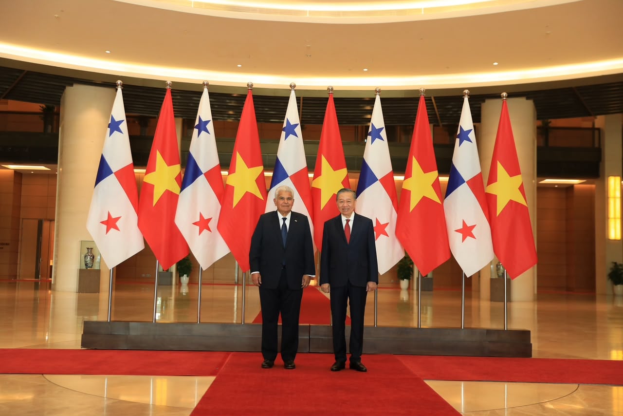 José Raúl Mulino, presidente de Panamá, sostuvo una reunión bilateral con su homólogo vietnamita To Lam durante una visita que dejó nueve instrumentos de cooperación entre ambos países. Cortesía Presidencia