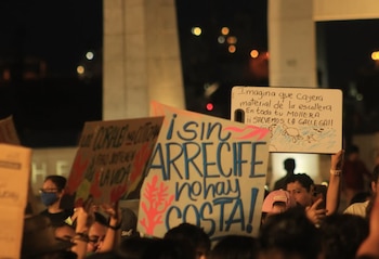 El domingo 24 de octubre se realizó una marcha en Veracruz para protestar contra el avance de las obras que ponen en riesgo de ser sepultado al arrecife Las Gallegas