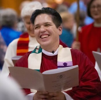 Kori Pacyniak es sacerdote de