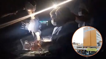 Operan con linternas de celulares