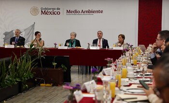 La titular de la Semarnat,