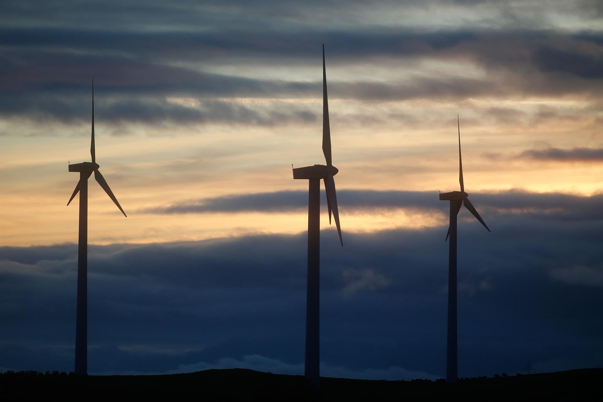 La energía renovable comienza a eclipsar a las fuentes basadas en combustibles fósiles