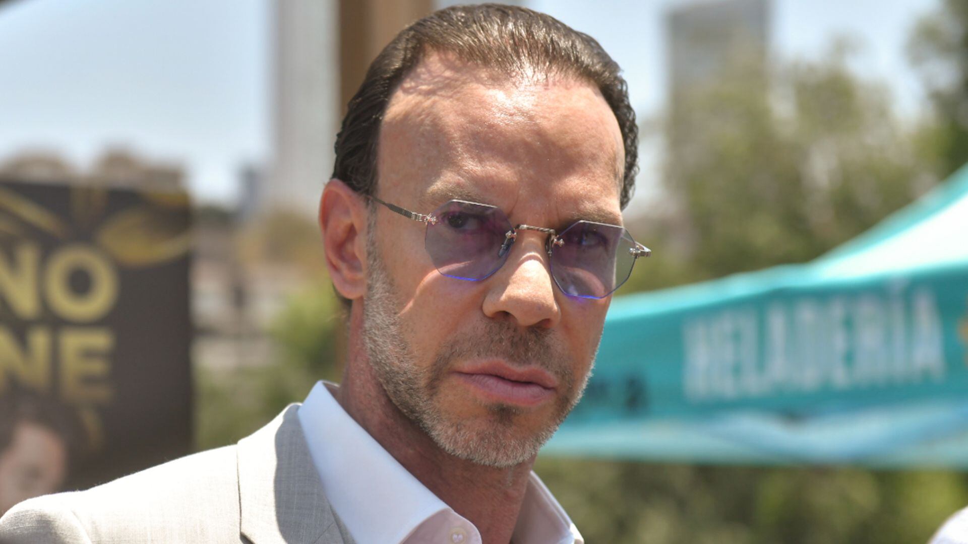 Zague regaña a Javier Alarcón por mentir sobre su lugar de nacimiento (Cortesía TV Azteca)