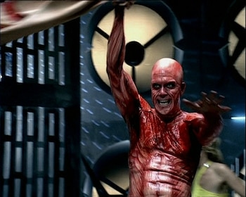 El director Vaughan Arnell innovó