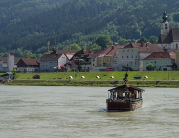 El terreno que bordea al