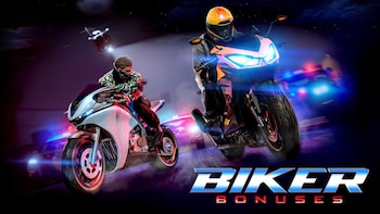 Dos motociclistas conducen de noche perseguidos por vehículos de policía y un helicóptero, con el texto Biker Bonuses abajo a la derecha