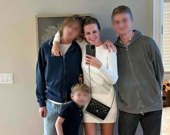 Yulia Mikhailova con sus tres