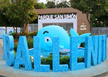 SAndra Cuevas inauguró el balneario