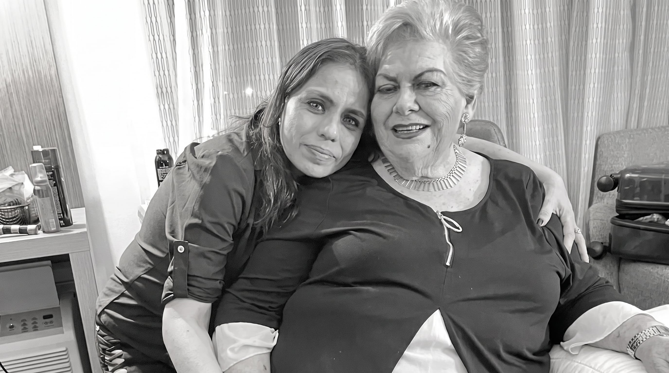 La sobrina de Francisca Viveros mantiene una presencia discreta y participa en viajes, homenajes y apariciones públicas de la intérprete antes de su muerte el 17 de febrero de 2025. (Instagram)