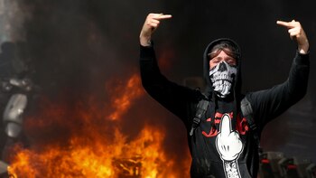 Es necesario combatir la desigualad de ingresos y riquezas, dice Roubini, para evitar una rebelión contra la democracia y el capitalismo y cerrarle el paso a propuestas populistas "temerarias e insostenibles"
(Reuters)