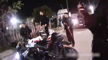Circulaban en una moto robada y fueron detenidos tras una persecución entre Flores y el Barrio Zavaleta