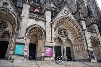 07/04/2020 Catedral de San Juan el Divino, en Harlem, Nueva York..
La Policía de Nueva York ha abatido este domingo a un hombre que había iniciado un tiroteo durante un espectáculo navideño en las inmediaciones de la Catedral de San Juan el Divino, en el barrio de Harlem.
POLITICA NORTEAMÉRICA ESTADOS UNIDOS INTERNACIONAL
KAT GAWIN / ZUMA PRESS / CONTACTOPHOTO