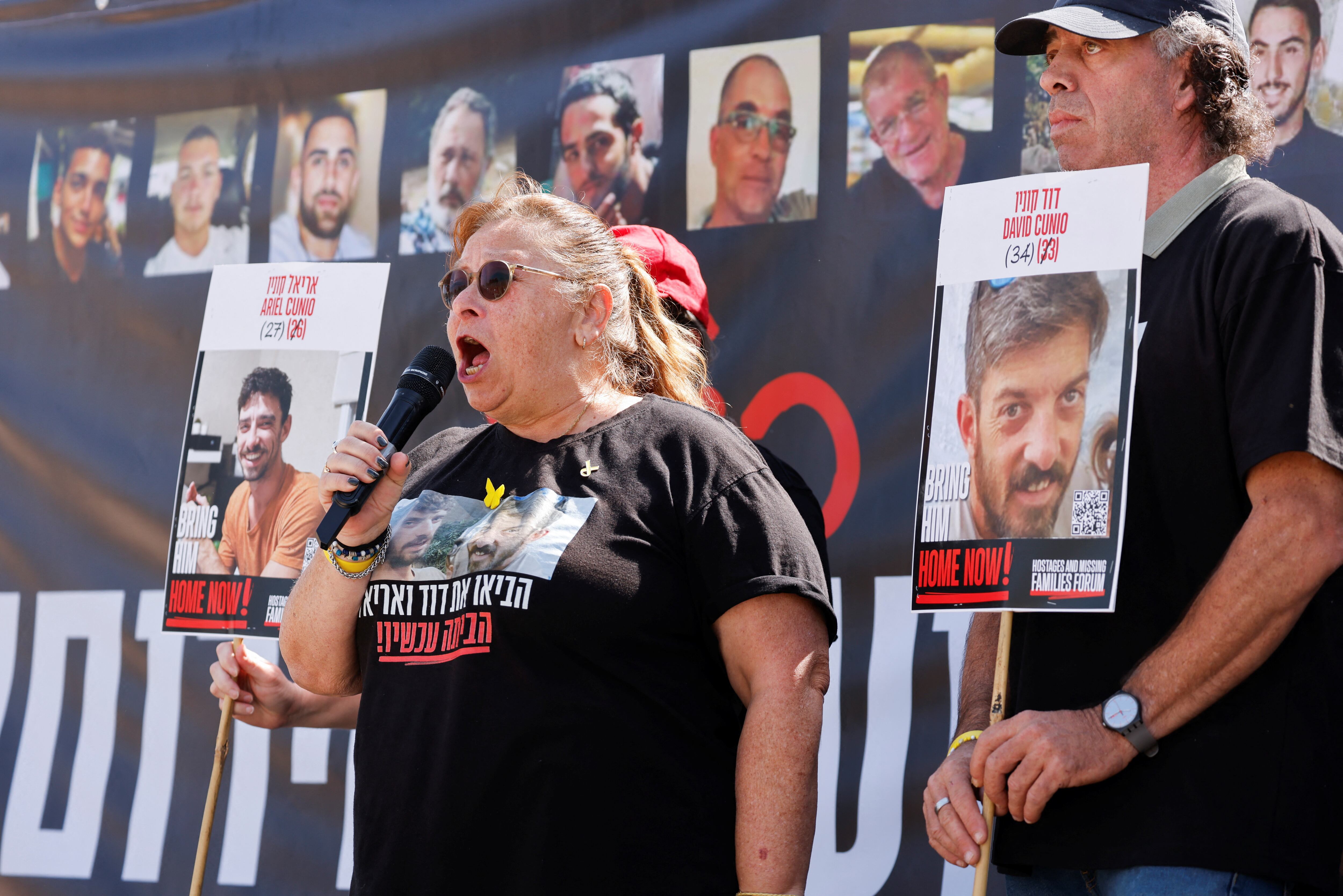 Silvia Cunio, la mamá de los dos argentinos que sobrevivieron al secuestro de los terroristas de Hamas (REUTERS/Amir Cohen)