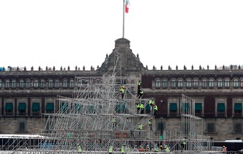 Personal del gobierno capitalino trabaja
