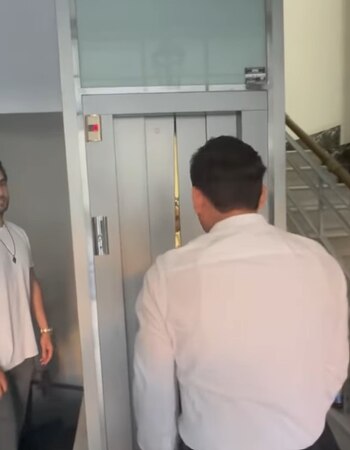 Ángela Aguilar atrapada en elevador - México 15 de noviembre