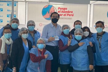 Vizcarra recibió una tercera dosis