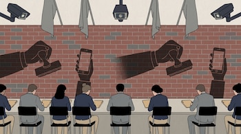 Ilustración de empleados públicos de espaldas con documentos en mesas. Un muro de ladrillos detrás proyecta sombras de manos con sellos y teléfonos. Cámaras y banderas arriba.